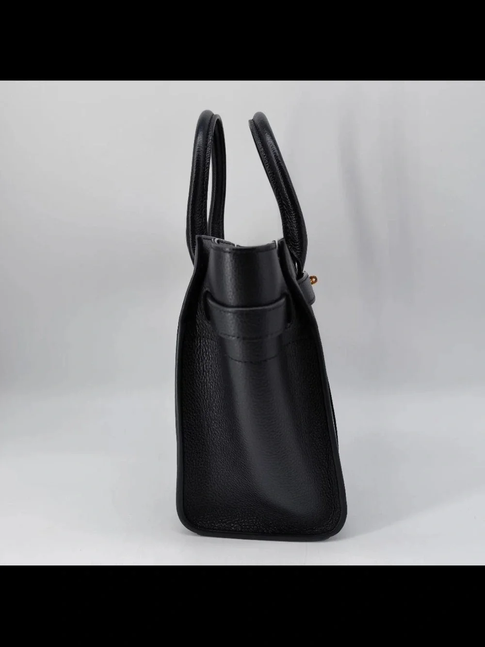 Mulberry structured pebbled